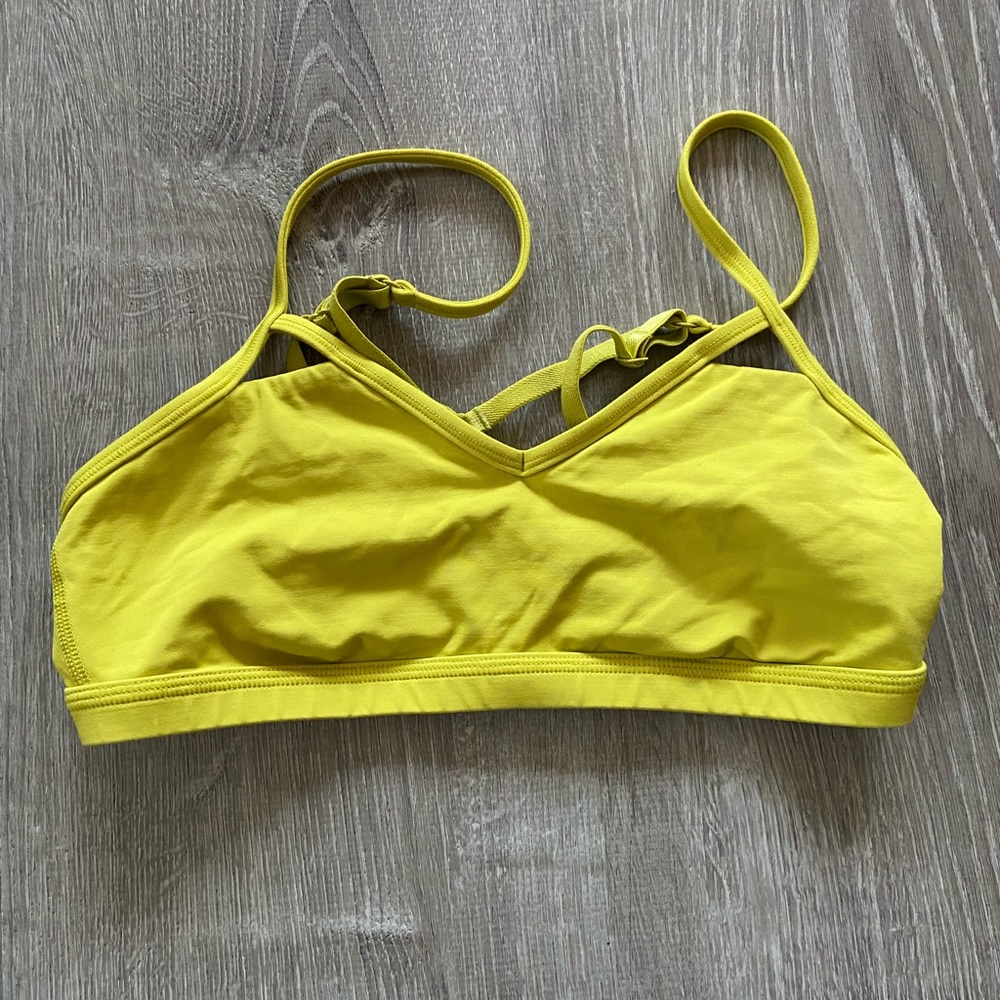 Lululemon Sports Bra Size 6!